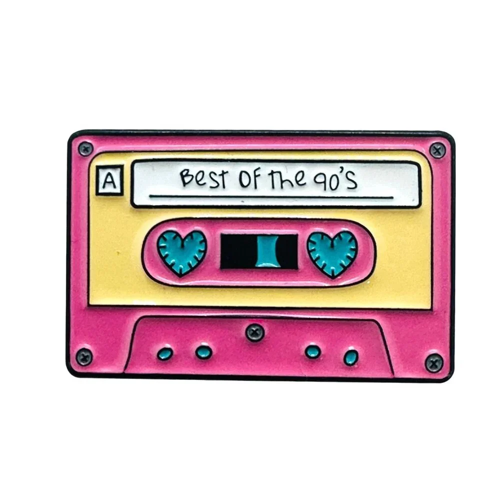 ✨Badge Cassette Tape Best of the 90s Retro Enamel Pin Broch Pink Vintage Vibes✨ - Picture 3 of 5